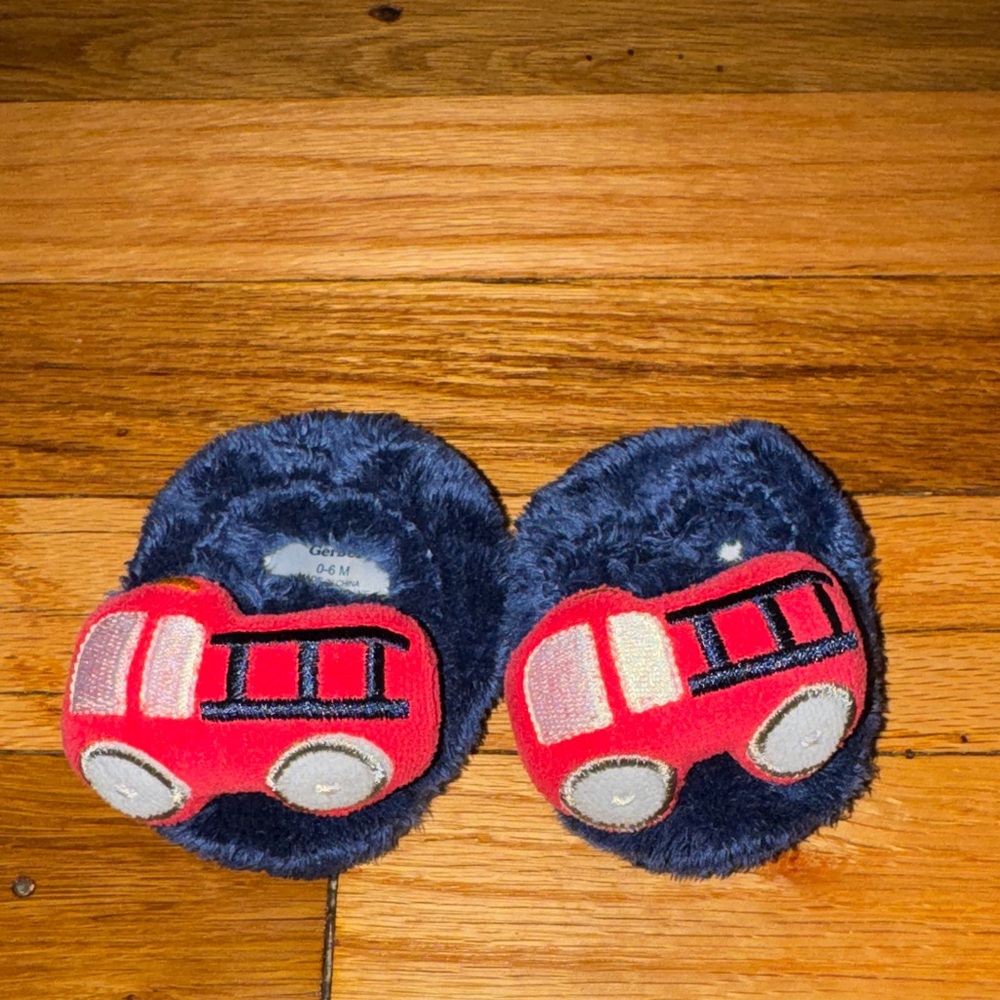 ✨3/$10 Gerber Baby Firetruck Slippers 0-6 Months